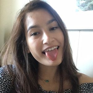 Meet your Posher, Cassandra